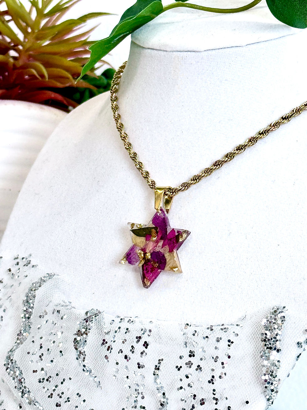 Thumbnail: Wedding Set Of Jewelry in a shape of a Magen David With Your Flowers