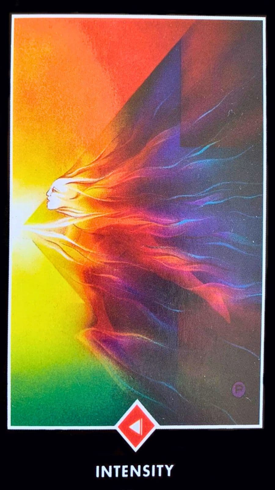 tarot do taro zen osho intensidade em uma mesa com outras cartas viradas para baixo