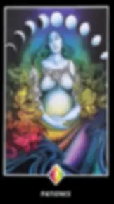 uma mulher bem calma com os braços apoiados e com as fases das luas sobre sua cabeça.