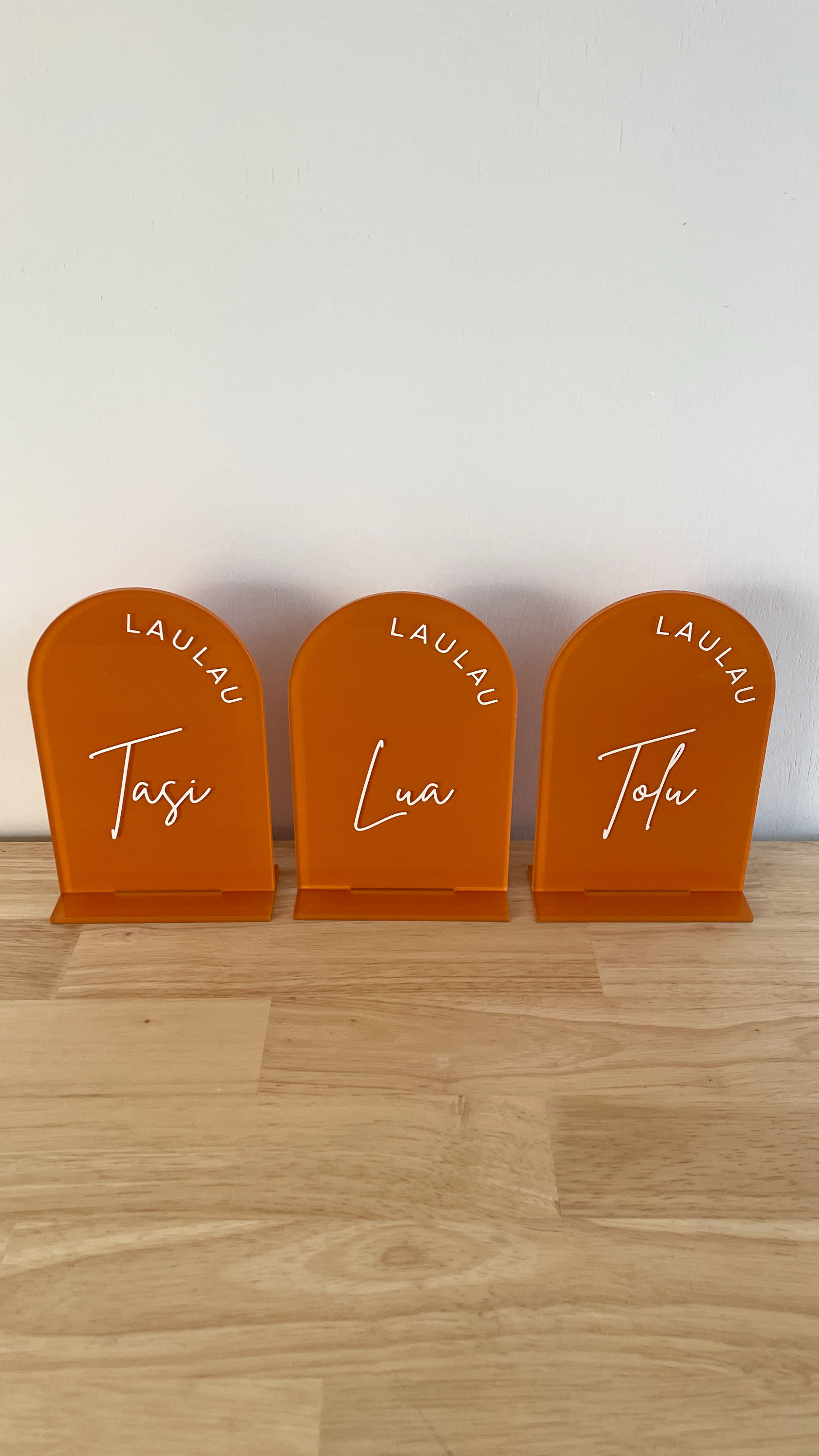 Arch acrylic table numbers - Samoan Design 3