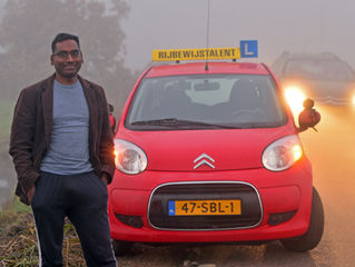 Raju trotseert dichte mist (code geel)