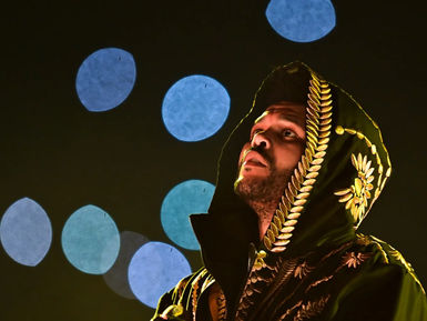 The Weeknd y Anitta nos llevan a un viaje sensual por “São Paulo”