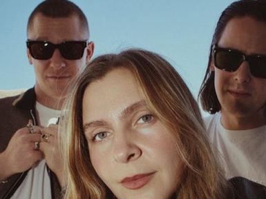 El Groove que Cura el Alma: Jungle nos arrastra a la pista de baile con el oleaje veraniego de "The Wave"