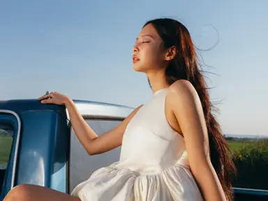 JENNIE Less than a Lover