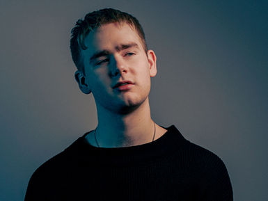 Mura Masa y Yeule estrenaron su sencillo “We Are Making Out”