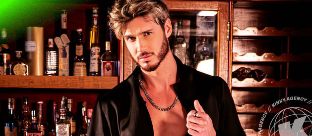 Fede Dorcaz presenta el videoclip de “A sumedida”: una cumbia con alma mexicana
