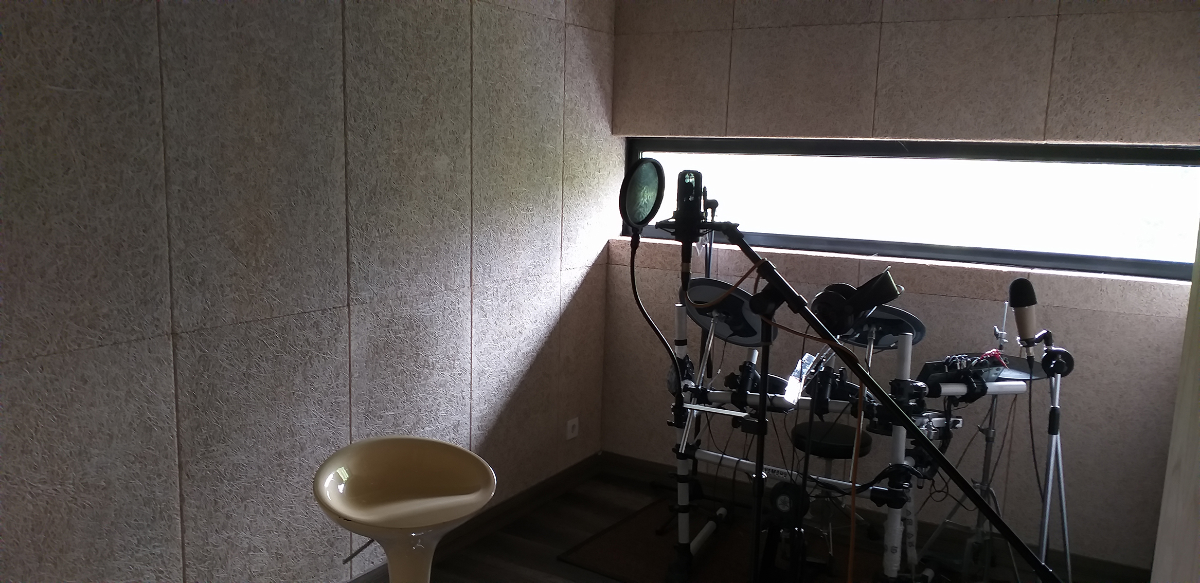 Voice recording room