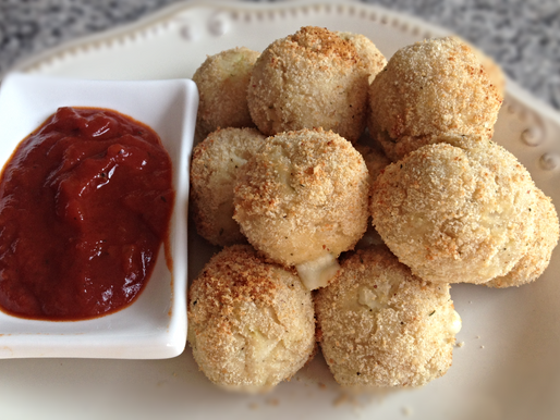 Bolitas de Pollo, Parmesano y Mozzarella con una rica Salsa para Untar