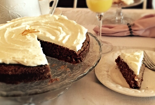 Queque de Zanahoria y Pistachos con Frosting de Queso Crema y Limón de Pica