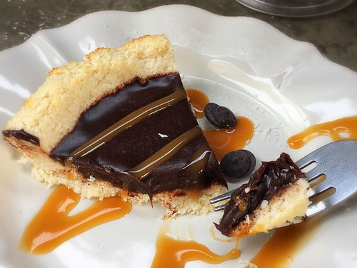 Tarta de Coco Rellena con Ganache de Chocolate