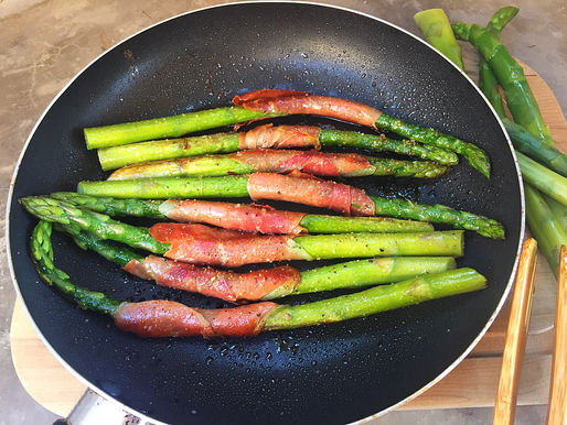 Espárragos Envueltos en Prociutto