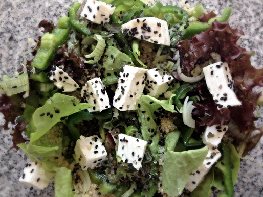 Ensalada de Verano con Quinoa y Queso Fresco