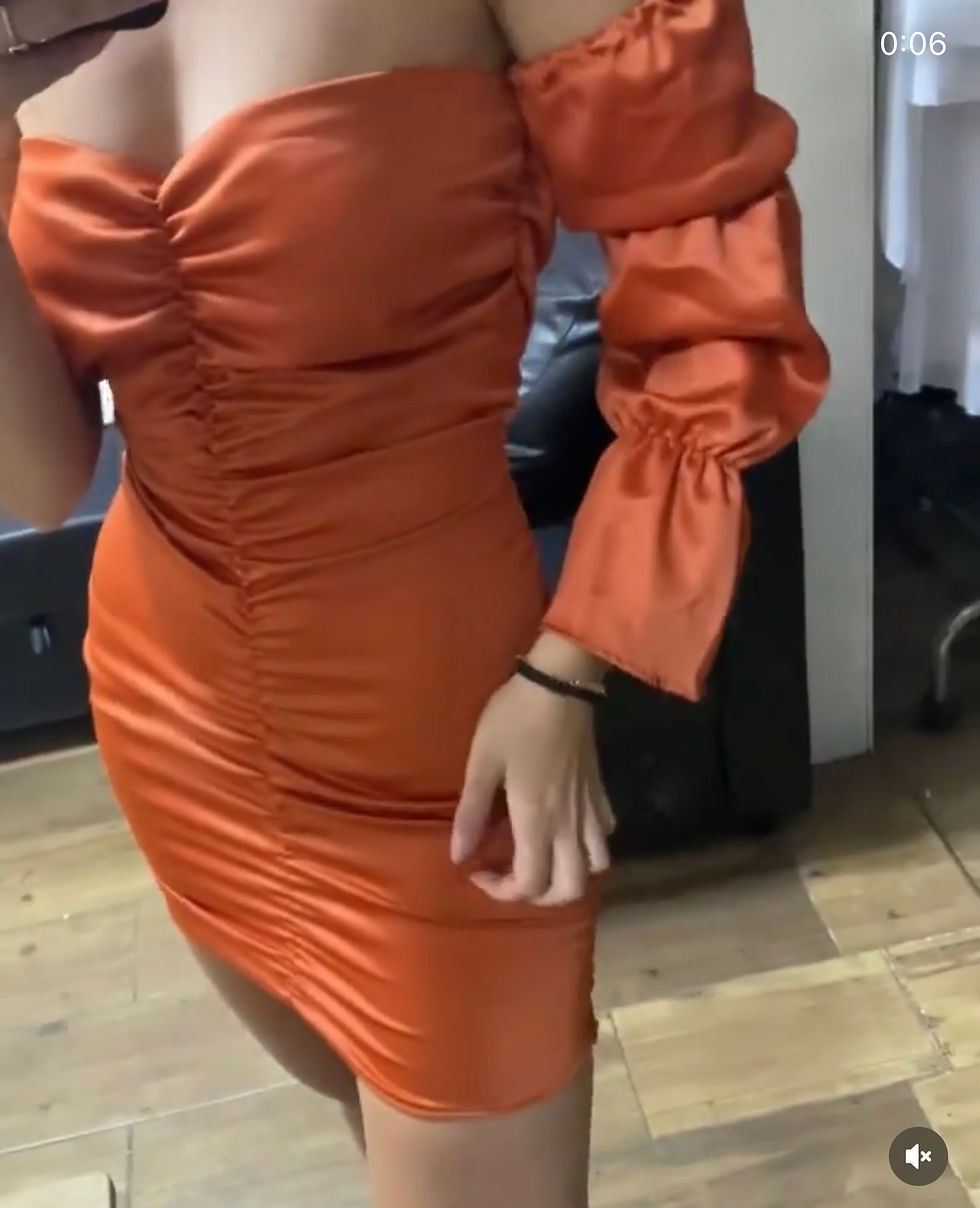 שמלה כיוצים 