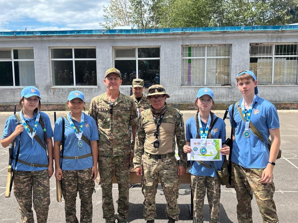 Более 800 школьников приняли участие в военно-патриотическом лагере «Батырлар» в Астане