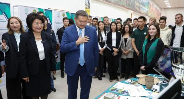 Саясат Нурбек посетил ВКТУ им. Д. Серикбаева