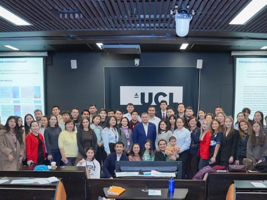 Саясат Нұрбек Ұлыбританиядағы қазақстандық студенттермен кездесті