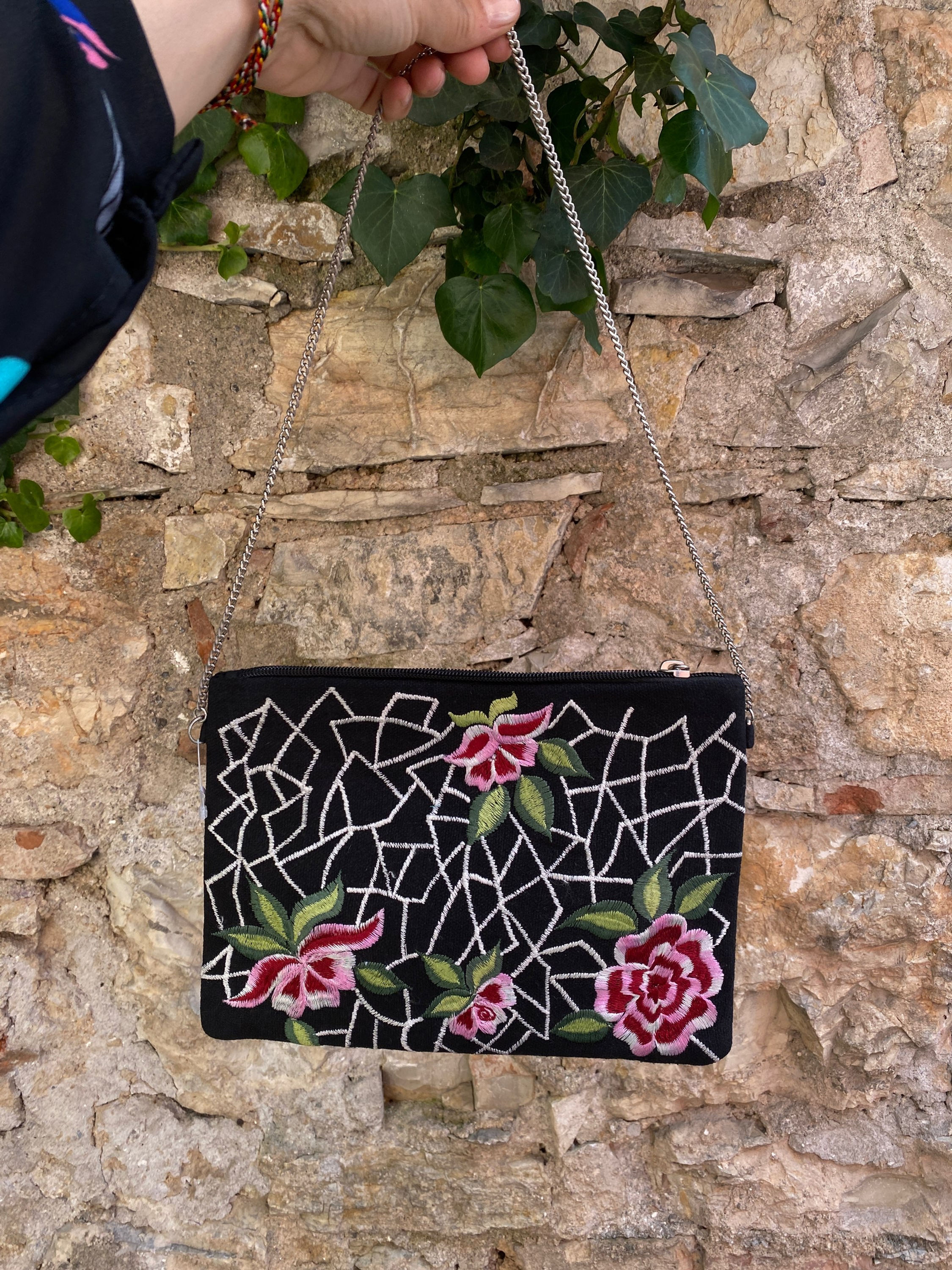 Borsa Tracolla Ricamata / Tracolla con catenella ricamata a mano