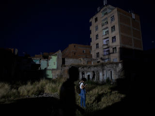 Alipaşa Mahallesi, known for its narrow streets and warm neighbourly relations, was turned into a ghost neighbourhood by the authorities demolishing empty houses one by one; the aim was to ensure that other residents also abandoned their homes.