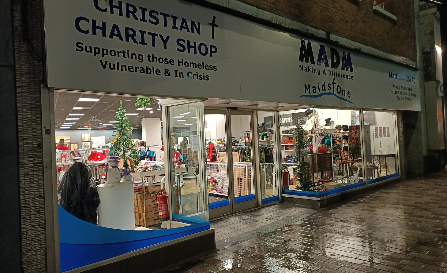 shop-signs-st-austell