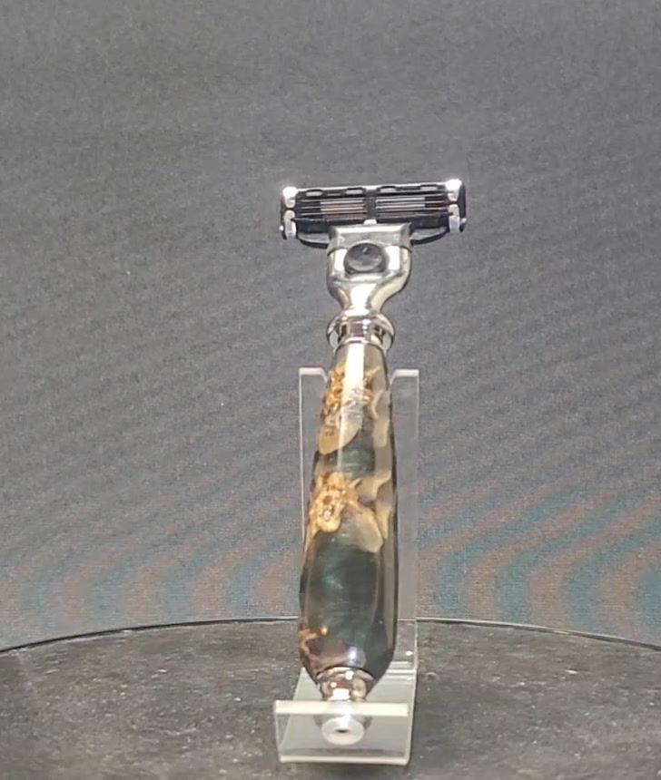 Thumbnail: Handmade Pinecones  and Resin Shaving Safety Razor 1052