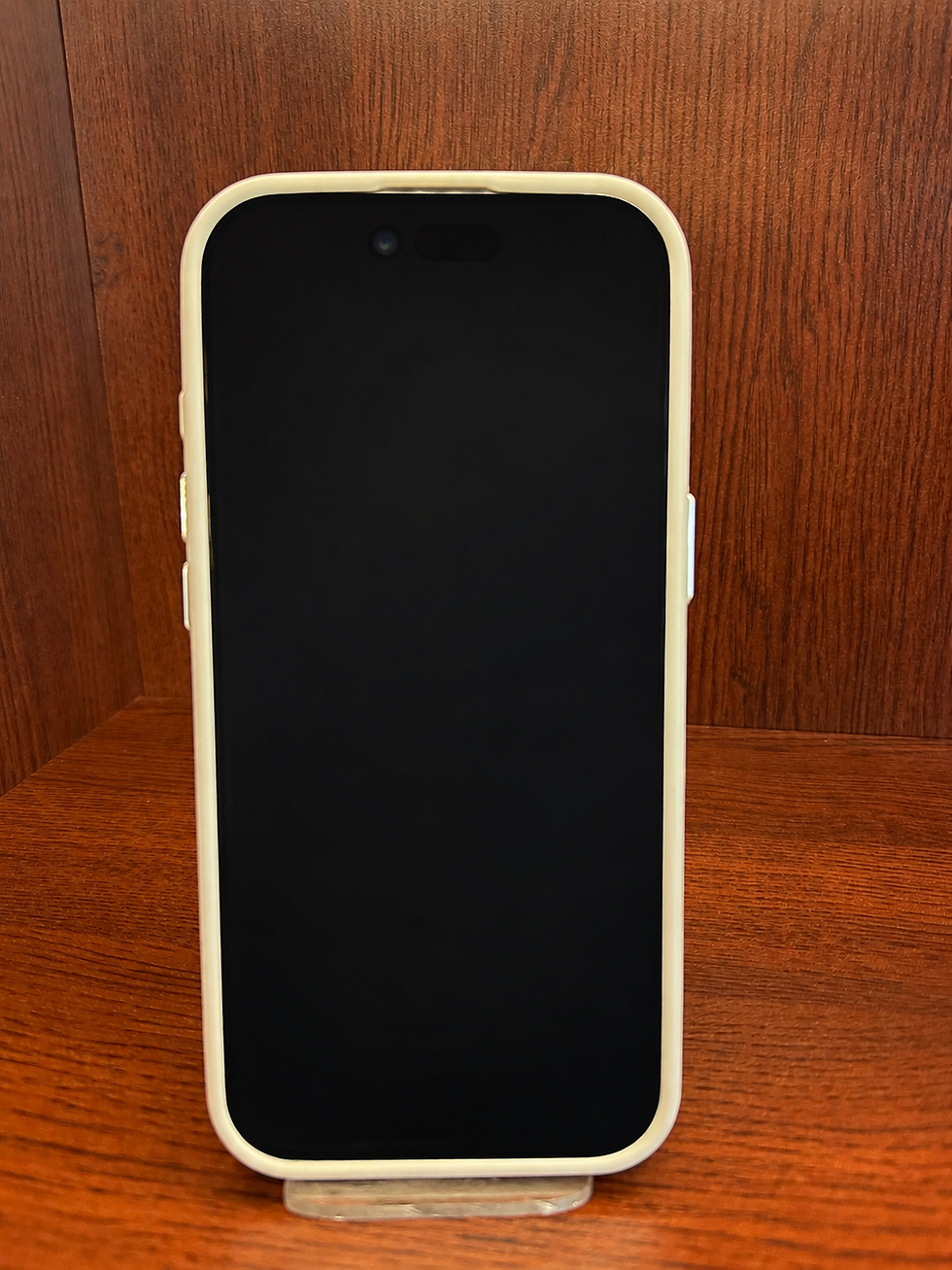 Telefon iPhone Air 256GB prezentat pe suport transparent, cu sistem foto integrat si aspect premium, fotografiat pe fundal di