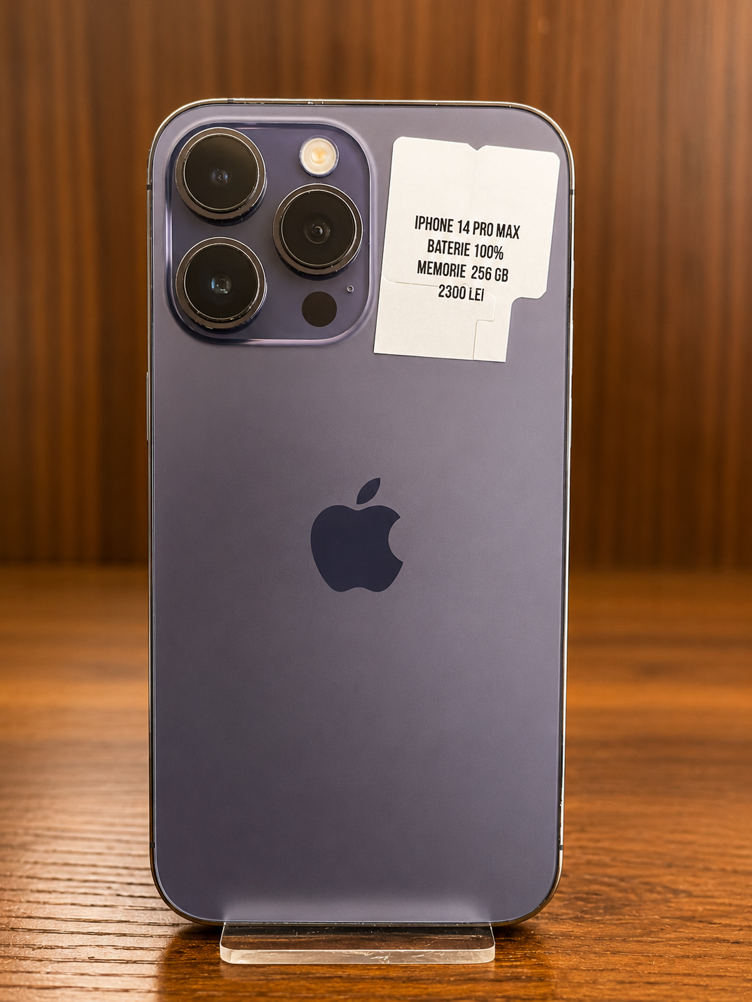 iPhone 14 Pro Max 256GB Deep Purple, vedere din spate, cu sistem de camere triple și baterie 100%.