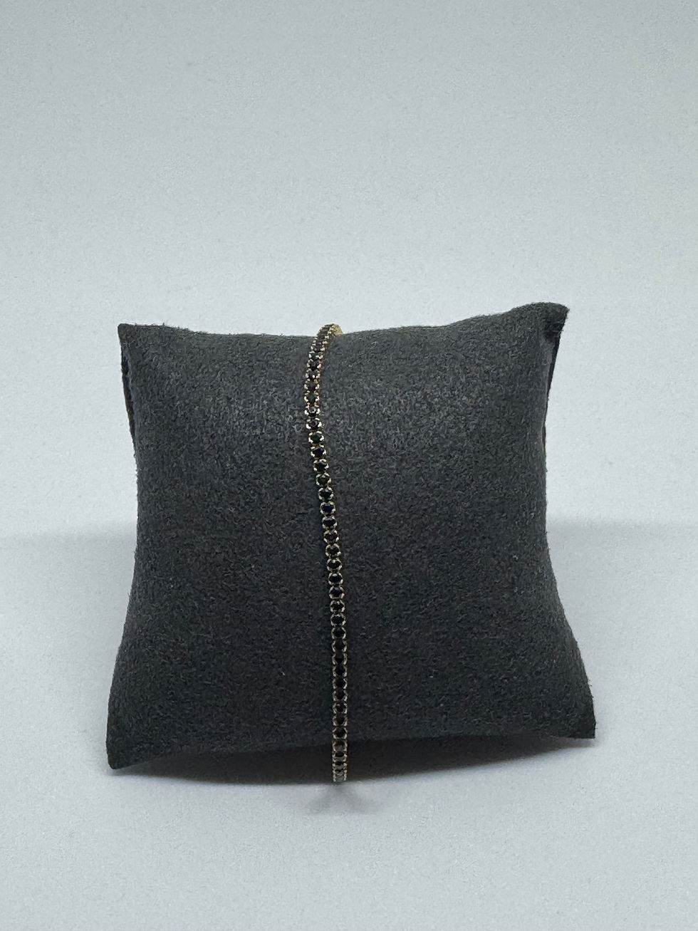 Bijuterie moderna aur 14k – bratara cu zirconii negre