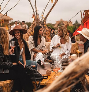 Servicio de transfer nocturno para fiestas en bodegas y eventos sociales en Luján de Cuyo y Valle de Uco