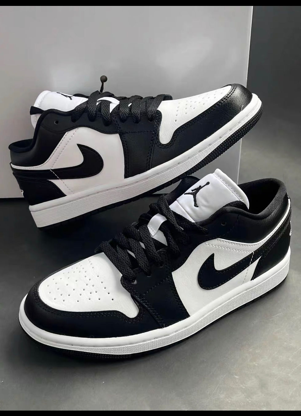 Thumbnail: Air Jordan 1 lows 