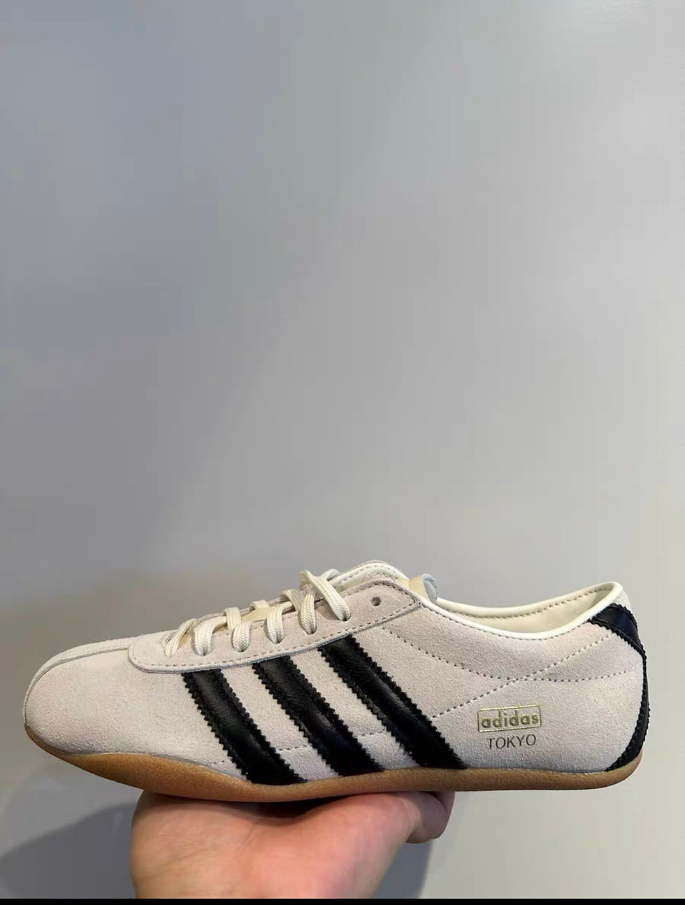 Thumbnail: Adidas Tokyo shoes
