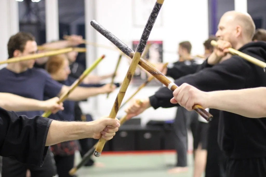 Eskrima-Sinawali.webp
