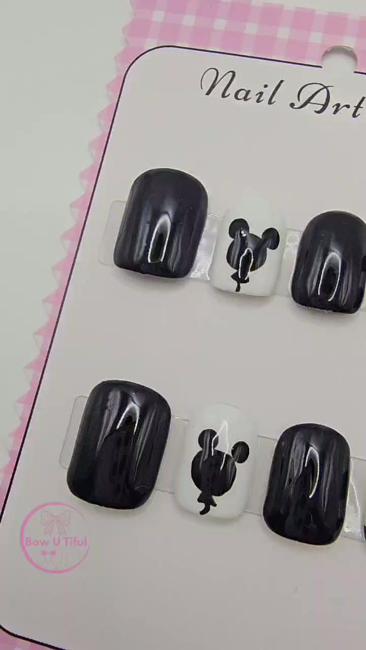 Thumbnail: Black & White Check Nails
