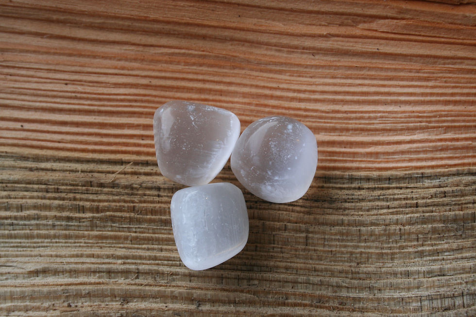 Thumbnail: White Calcite Tumble