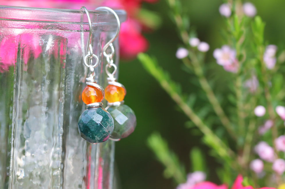 Thumbnail: Moss Agate & Carnelian Earrings in .925 Sterling Silver - Light &amp