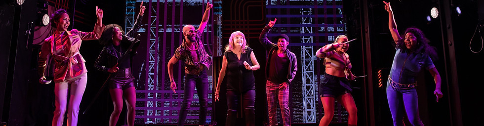 2-The-Company-of-Broadway-Bounty-Hunter-
