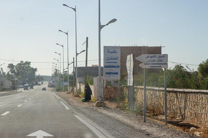 Plongez au cœur de l’authenticité marocaine : un souk vibrant où saveurs, couleurs et traditions se mêlent pour offrir une expérience inoubliable