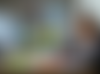 Productivité Fun - Photo Éditoriale: Photo professionnelle illustrant la productivité joyeuse au travail