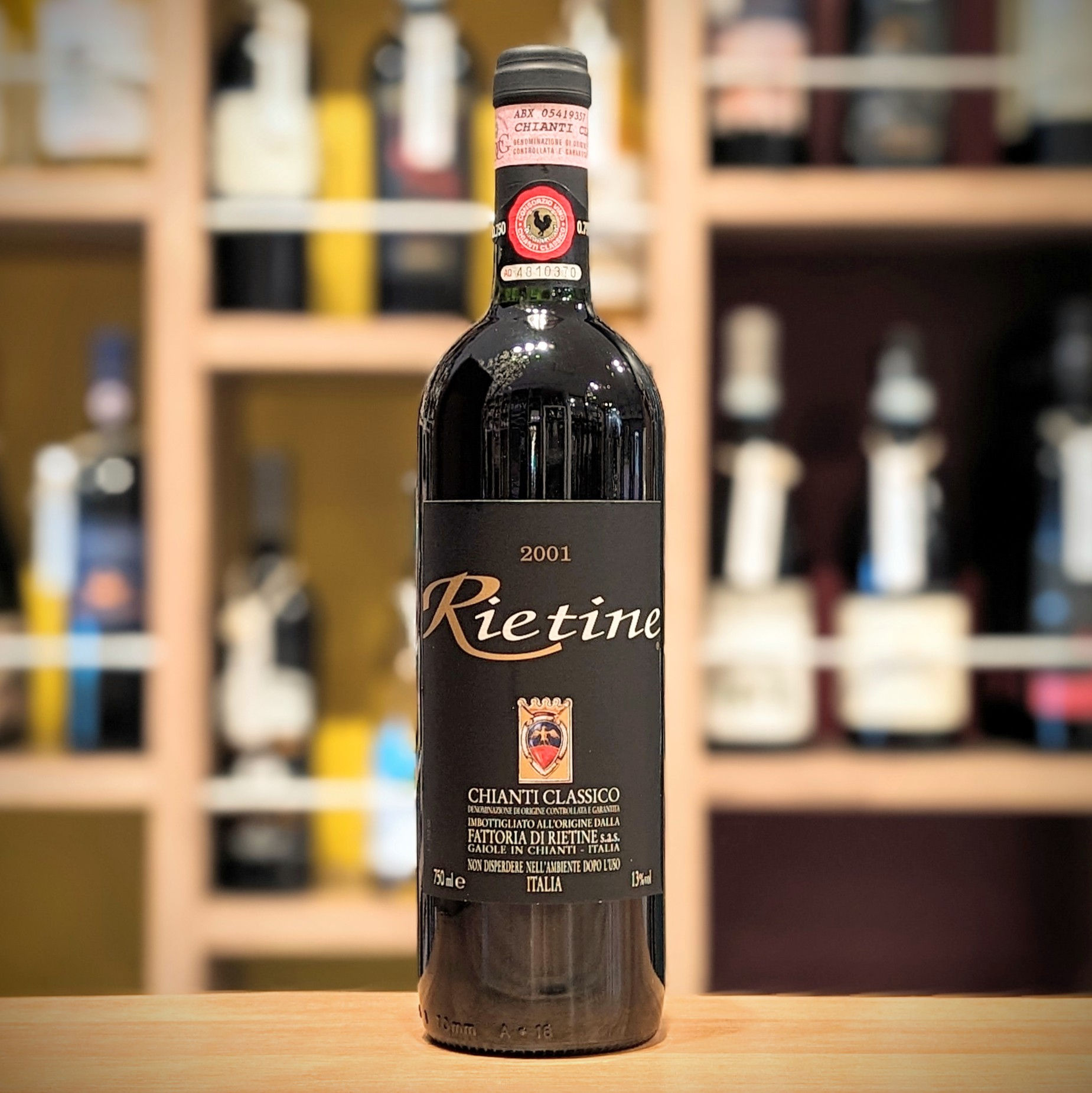 キアンティ クラッシコ DOCG / ファットリア ディ リエティーネ  【ブドウ品種】サンジョヴェーゼ 【ヴィンテージ】2001年 【産地】イタリア・トスカーナ州 【容量】750ml 【店主コメント】 【醸造方法等】 【生産者】ファットリア ディ