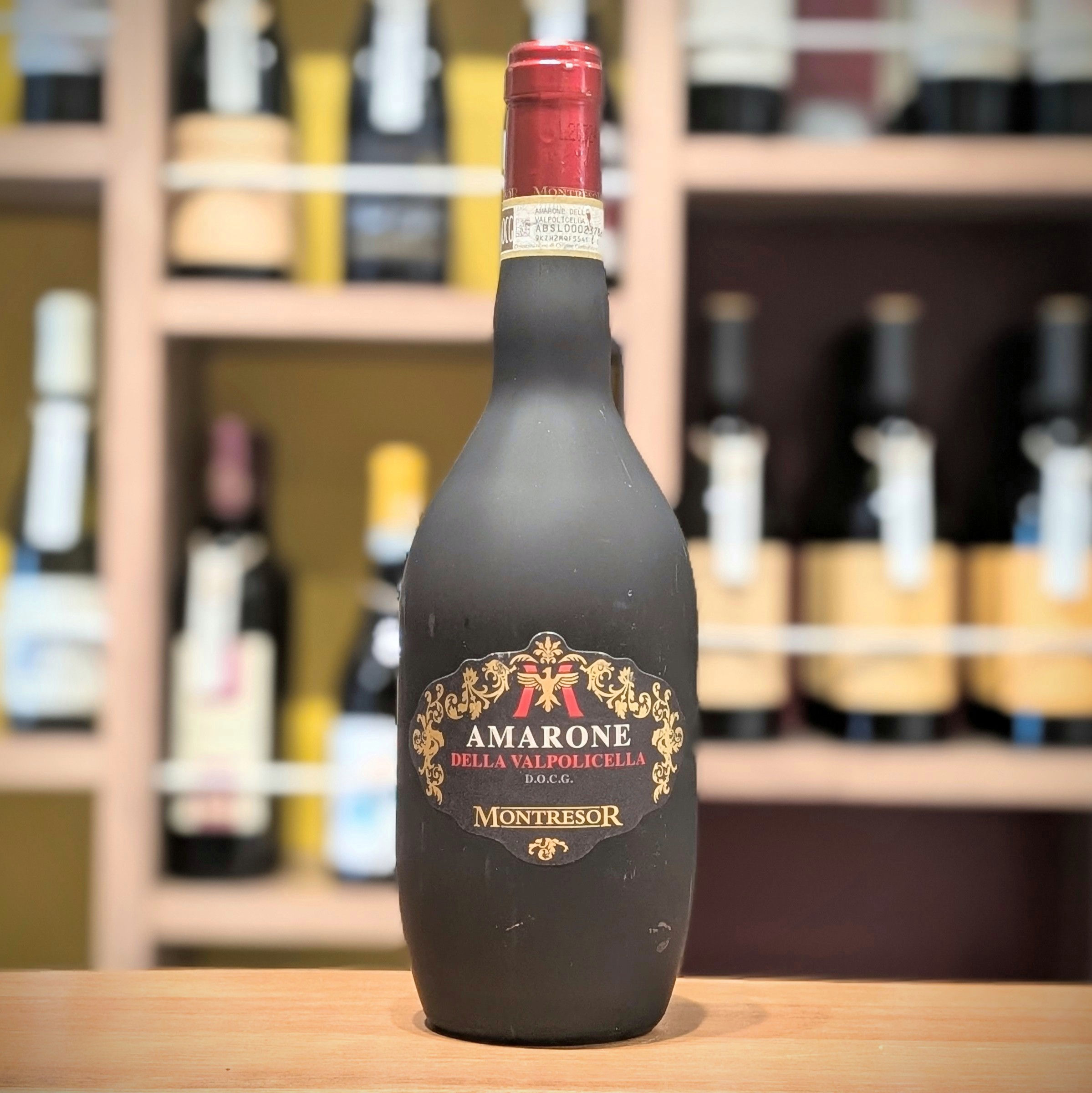 イタリア ヴェネト ジャコモ モントレゾール アマローネ デッラ ヴァルポリチェッラ 2016年 750ml。アパッシメント陰干し葡萄オーク樽熟成、特許特有サテンボトルに入った高級濃厚赤ワイン画像