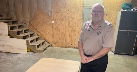 Diply.com writes "Ex-Police Officer Creates Desk Designed To Protect Students During Shootings"