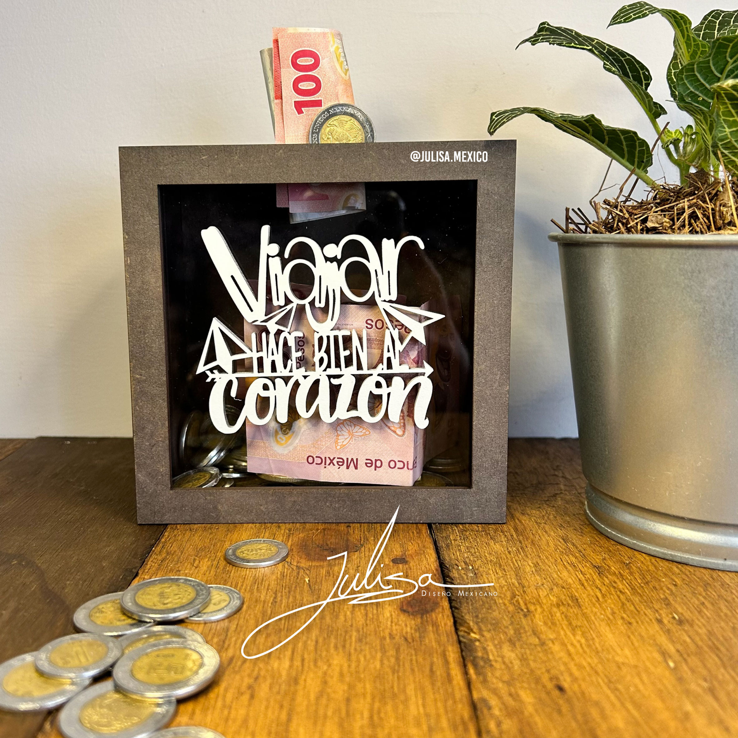 Alcancía: Viajar hace bien al corazón.