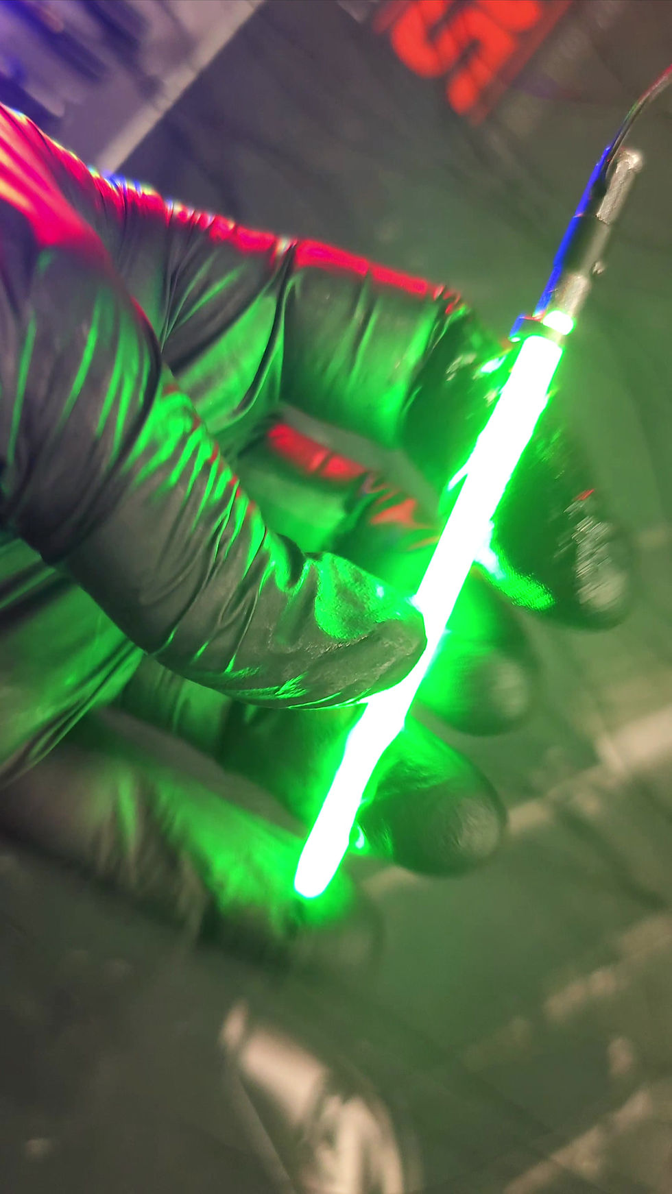 Miniature : NEOLED Maître Yoda sabre laser vert USB 1/6
