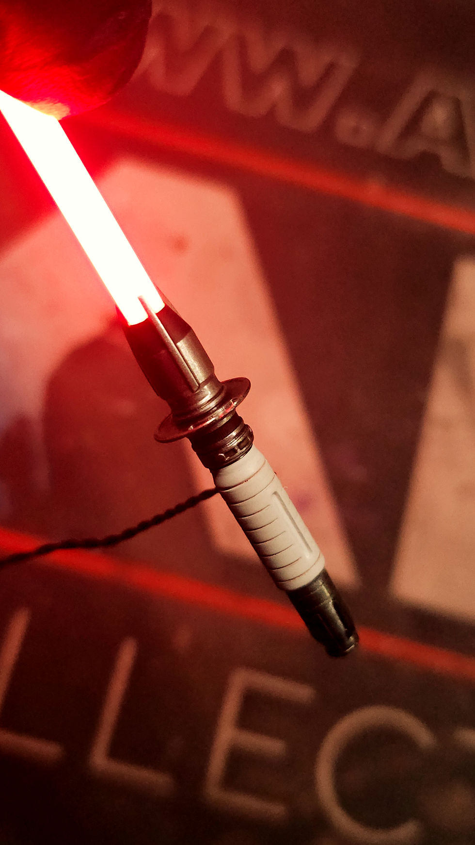Thumbnail: NEOLED Shin Hati orange lightsaber USB 1/6