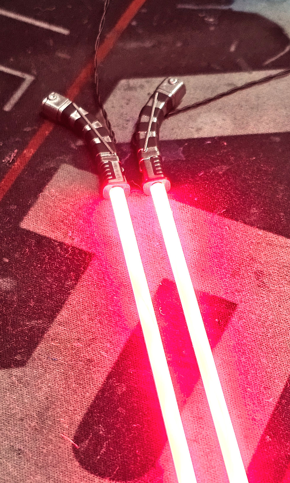 Thumbnail: NEOLED Assaj Ventress Dual Red Lightsabers USB Magnetized 1/6