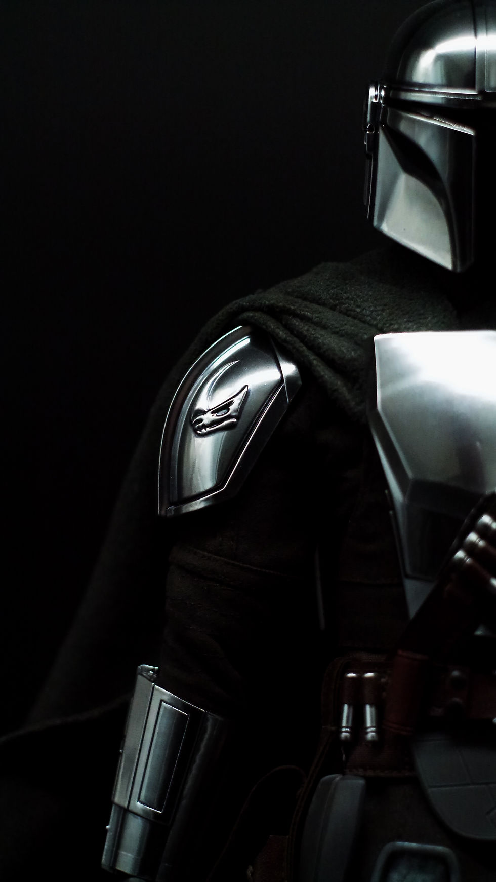 Thumbnail: Complete custom Beskar kit (without Jetpack) for Hot Toys The Mandalorian action figure