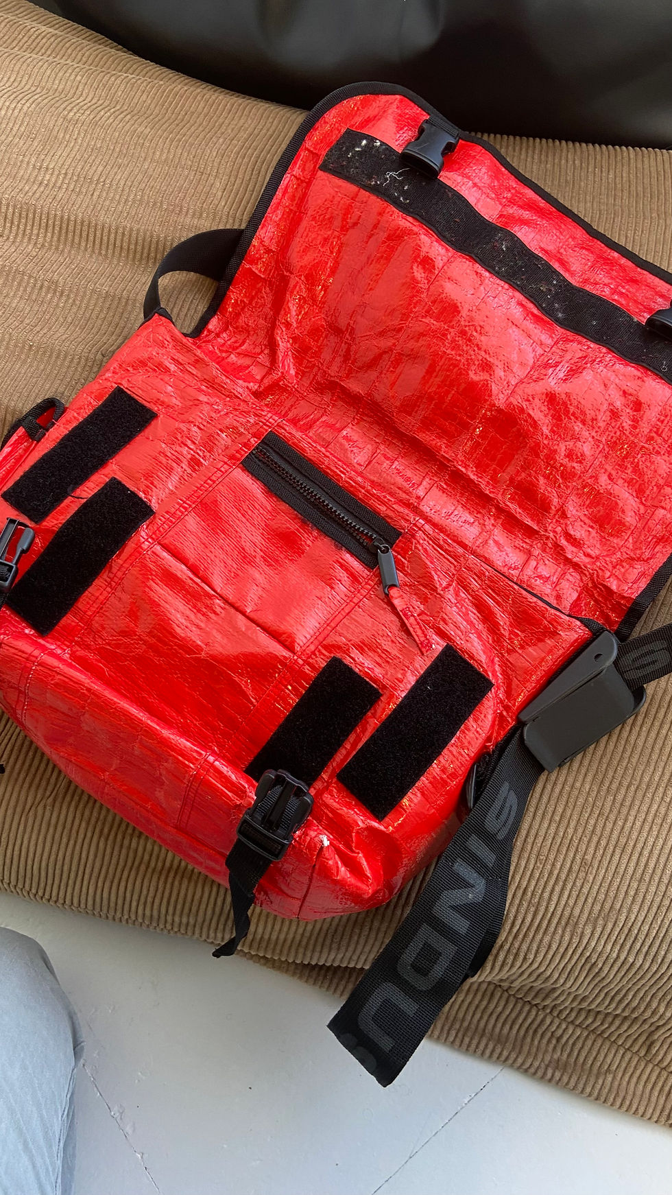 Thumbnail: gsus sling messenger bag 