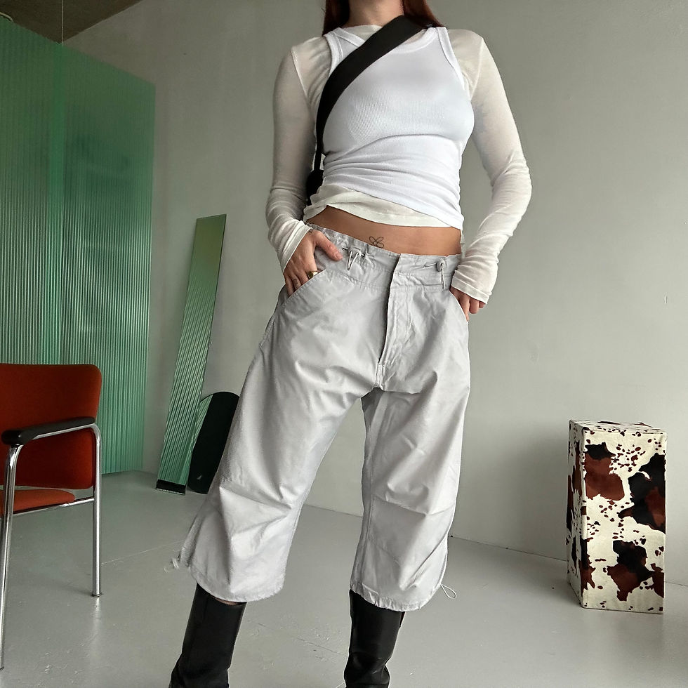 baggy sport capri trousers