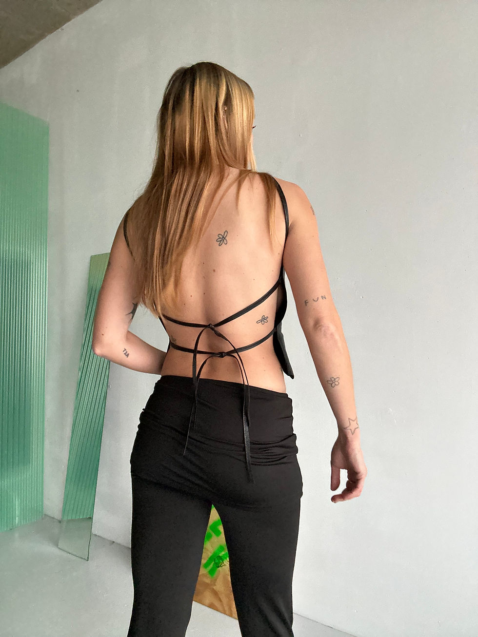 Thumbnail: rozewolk distressed leather top black