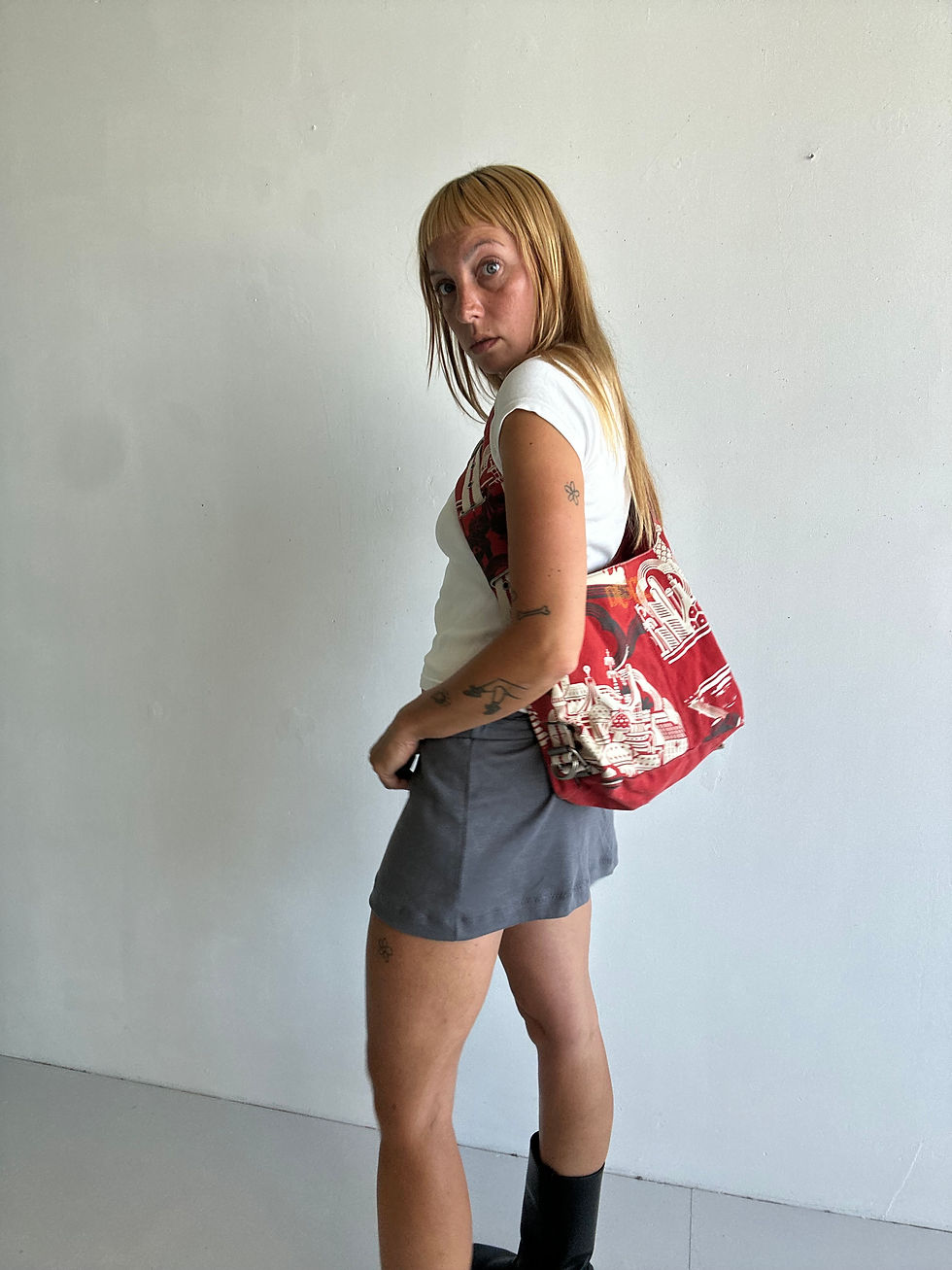 Thumbnail: diese l sling bag