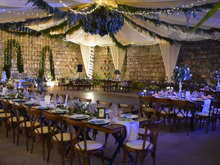 Colores neutros y texturas orgánicas: una tendencia atemporal para eventos sofisticados